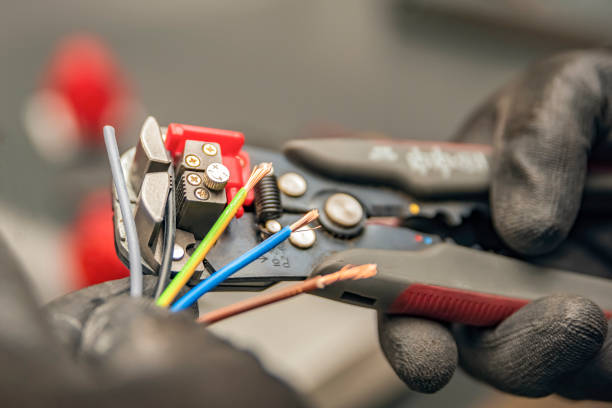 Best Affordable Emergency Electrician  in Martsville, IN